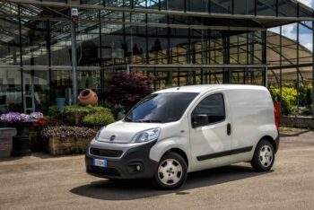 Cómo Incorporar Vehículos para Entregas: Autos, Furgonetas y Camiones